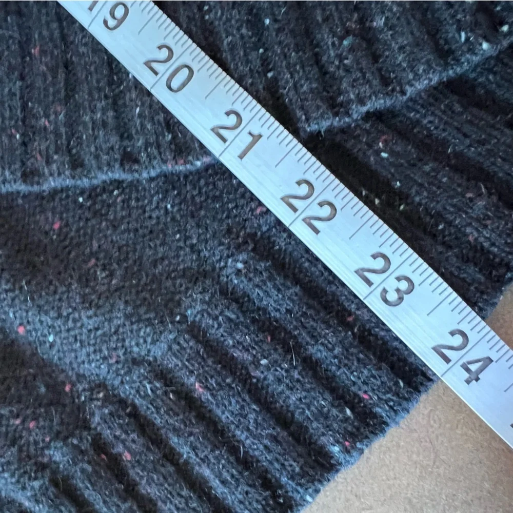 Woolrich Women’s Hooded Sweater Vest Brown Angora Blend size Large - Picture 9 of 9